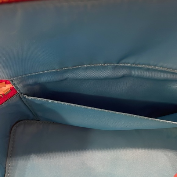 Tory Burch Leather Case 3x8x3” For Travel&On The Go Inside Pocket w/Tear See Pic - Picture 6 of 8